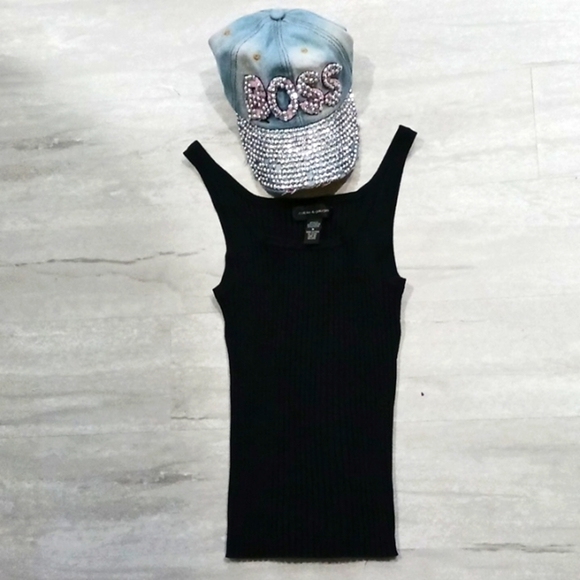 Cable & Gauge Ribbed knit tank top. SIZE MEDIUM. - Picture 1 of 10